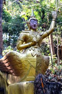 Wat_Doi_Khao_Kwai_07